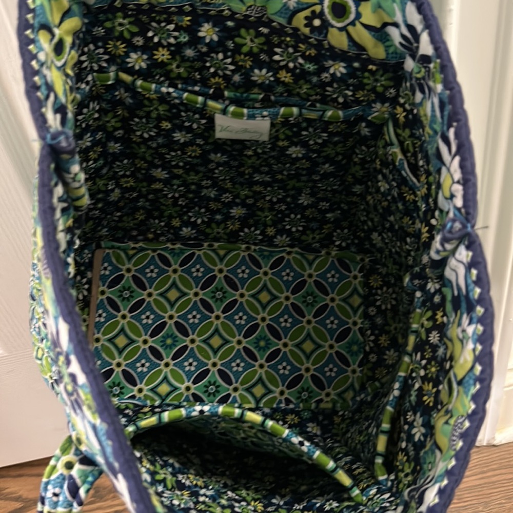 Vera Bradley Tote - Picture 4 of 6
